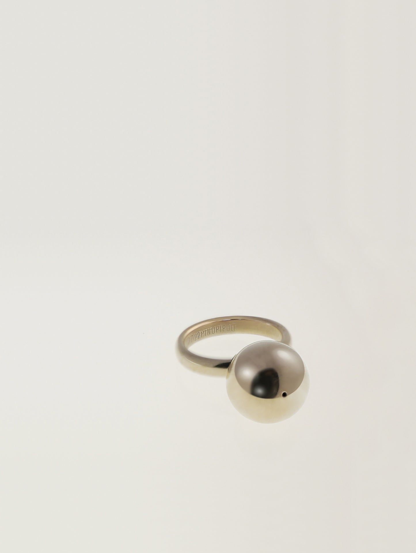 Rosé bronze Ring with large sphere